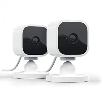 Blink Mini, cámara de seguridad inteligente, compacta, para interiores, con enchufe, resolución de vídeo HD 1080p, detección de movimiento y compatible con Alexa – 2 Cámaras