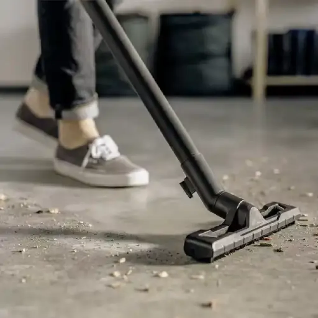 Kärcher WD 2 Plus - Aspiradora para Suciedad Sólida y Líquida