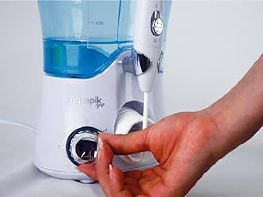 Aquapik PRO, Irrigador Dental Profesional, 8 Boquillas multifuncionales, 10 Niveles, muy barato en Amazon