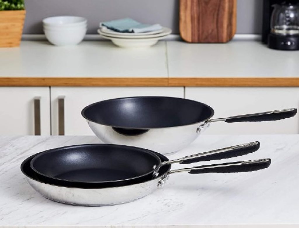 Amazon Basics Juego de Utensilios de Cocina de Inducción Sartenes y Wok, Antiadherentes, Acero Inoxidable, 24/28/28 cm, 3 Unidad, Plata