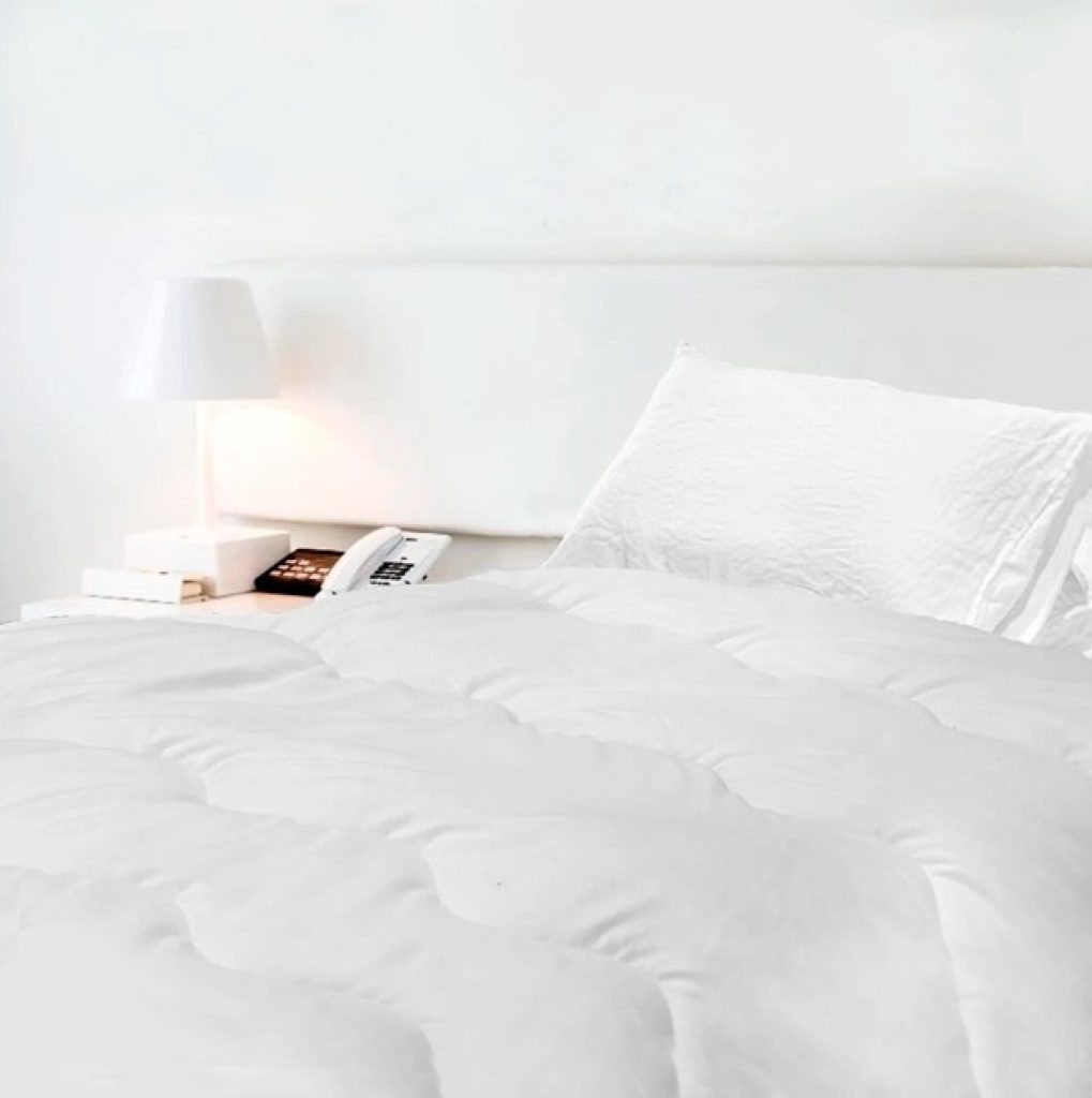 Edredón/Relleno Nórdico de 300 gr/m² Relleno de Fibra Hueca Siliconada Tejido exterior de Microfibra Cepillada, Ideal para Entretiempo y Primavera, Acogedor y Suave.