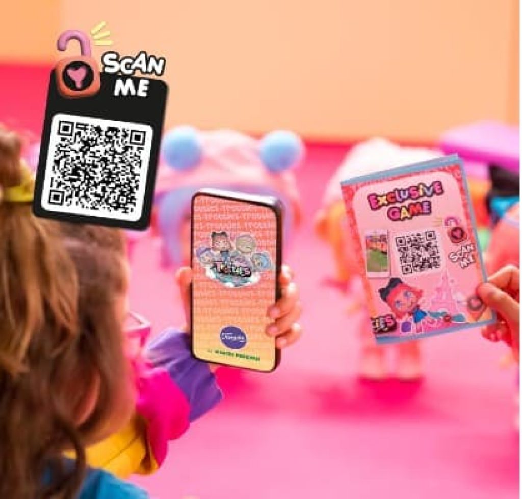 Trotties - Camila, Muñeca Mexico, con Traje Tradicional del país, máscara de Catrina y Flores en el Pelo - Regalo para niñas desde 3 años, (TFT18000)